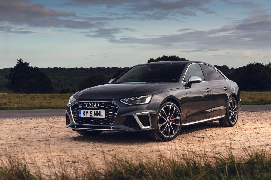  Audi S4 Sedan TDI (B9) 2019 года  (UK) (фото 23 из 27)